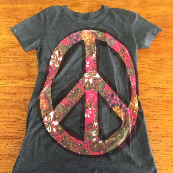 Cute Tee (pick 3 for $24 bundle) - Picture 1 of 4